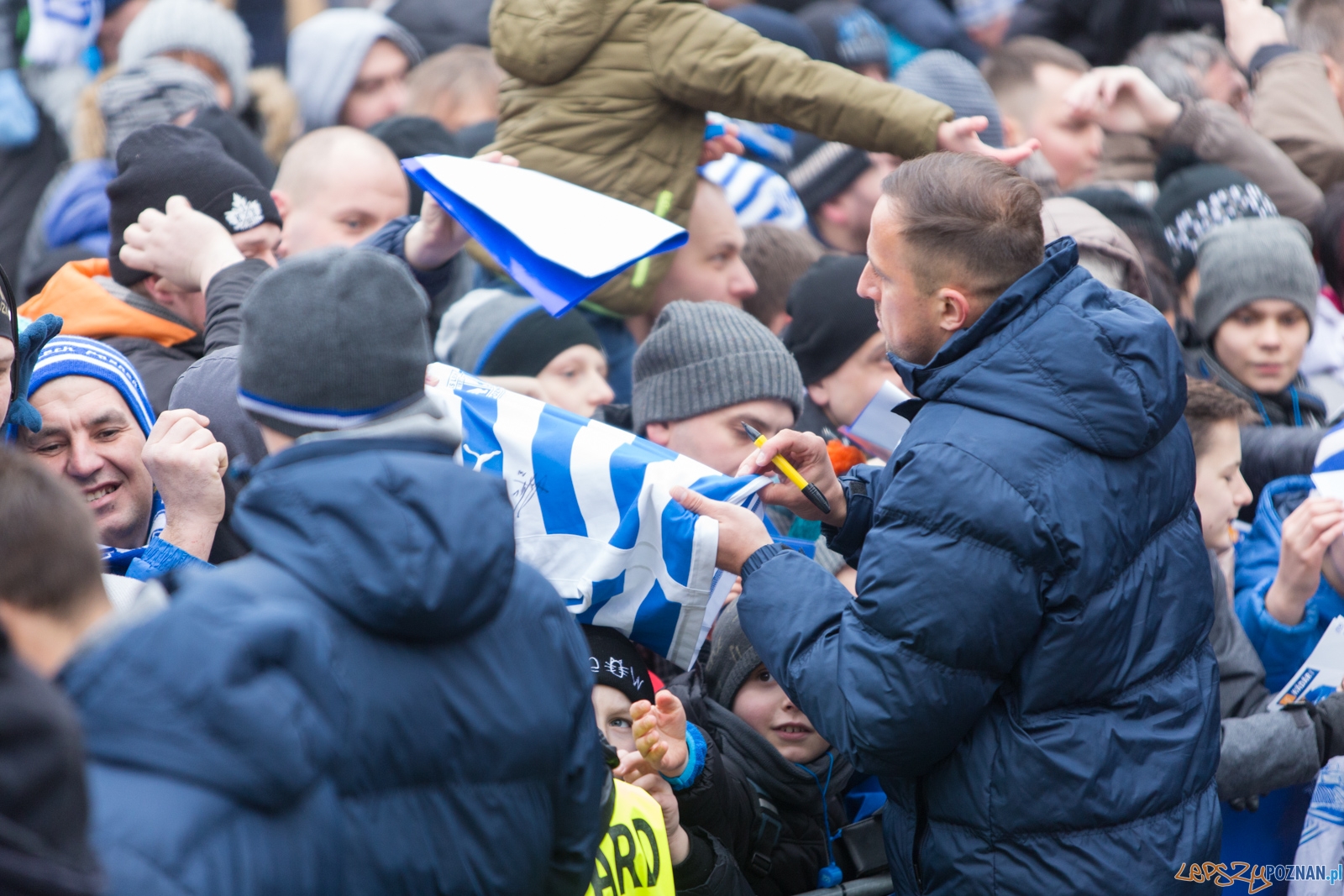 "Pierwszy gwizdek" - akcja Kolejorza Foto: lepszyPOZNAN.pl / Piotr Rychter "Pierwszy gwizdek" - akcja Kolejorza Foto: lepszyPOZNAN.pl / Piotr Rychter