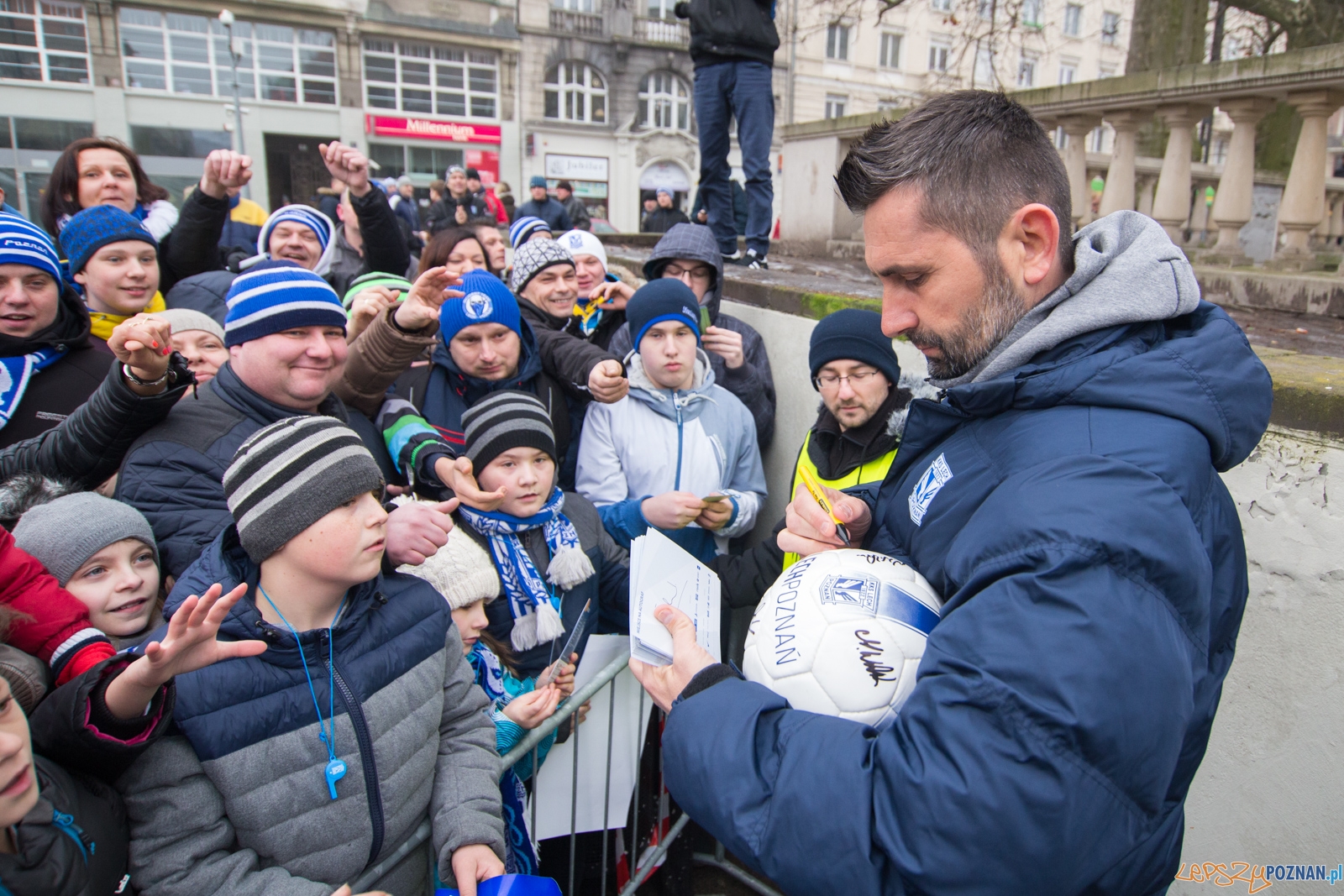 "Pierwszy gwizdek" - akcja Kolejorza Foto: lepszyPOZNAN.pl / Piotr Rychter "Pierwszy gwizdek" - akcja Kolejorza Foto: lepszyPOZNAN.pl / Piotr Rychter