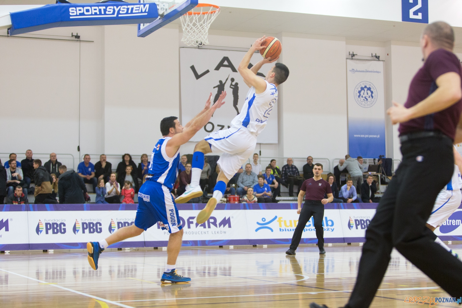 Biofarm Basket Poznań - Meritumkredyt Pogoń Prudnik Foto: lepszyPOZNAN.pl / Piotr Rychter Biofarm Basket Poznań - Meritumkredyt Pogoń Prudnik Foto: lepszyPOZNAN.pl / Piotr Rychter