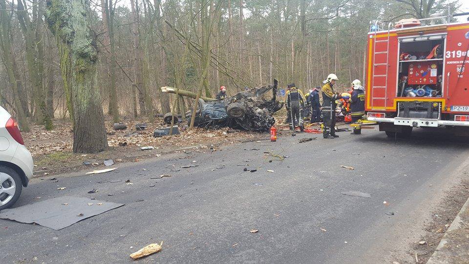 Wypadek na drodze do Sowińska Foto: Heavy Rescue SGRT OSP Mosina Wypadek na drodze do Sowińska Foto: Heavy Rescue SGRT OSP Mosina