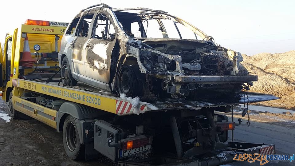 Pożar samochodu w Komornikach Foto: Pomoc Drogowa Euro-Hol Pożar samochodu w Komornikach Foto: Pomoc Drogowa Euro-Hol