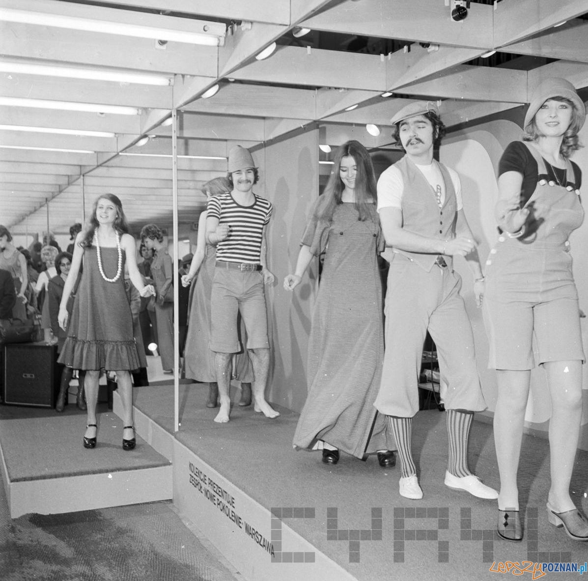 Targi Krajowe Wiosna 1975 - pokaz mody Foto: Stanisław Wiktor / Cyryl Targi Krajowe Wiosna 1975 - pokaz mody Foto: Stanisław Wiktor / Cyryl