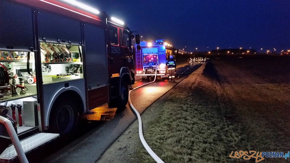 Pożar samochodu w Libartowie Foto: OSP Kostrzyn Pożar samochodu w Libartowie Foto: OSP Kostrzyn