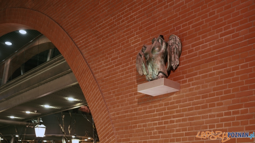 Igor Mitoraj - Eros skrzydlaty - 1994 - Stary Browar Foto: Stary Browar / materiały prasowe Igor Mitoraj - Eros skrzydlaty - 1994 - Stary Browar Foto: Stary Browar / materiały prasowe