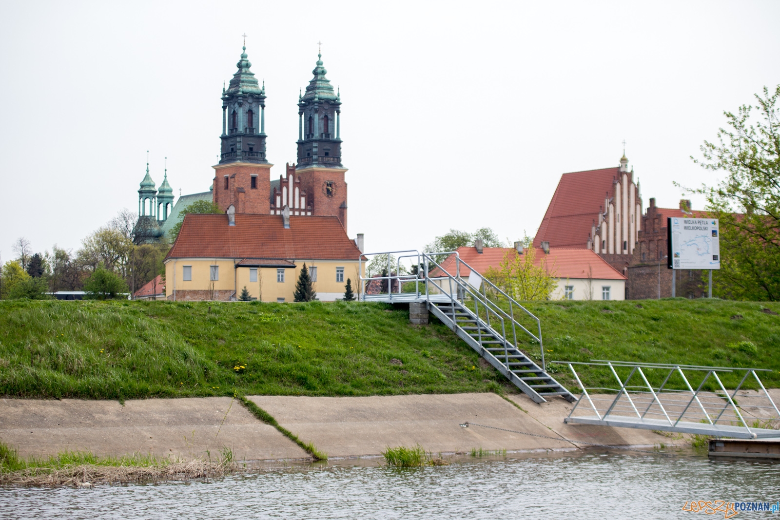 Przystań rzeczna Stary Port Foto: Ewelina Jaśkowiak Przystań rzeczna Stary Port Foto: Ewelina Jaśkowiak