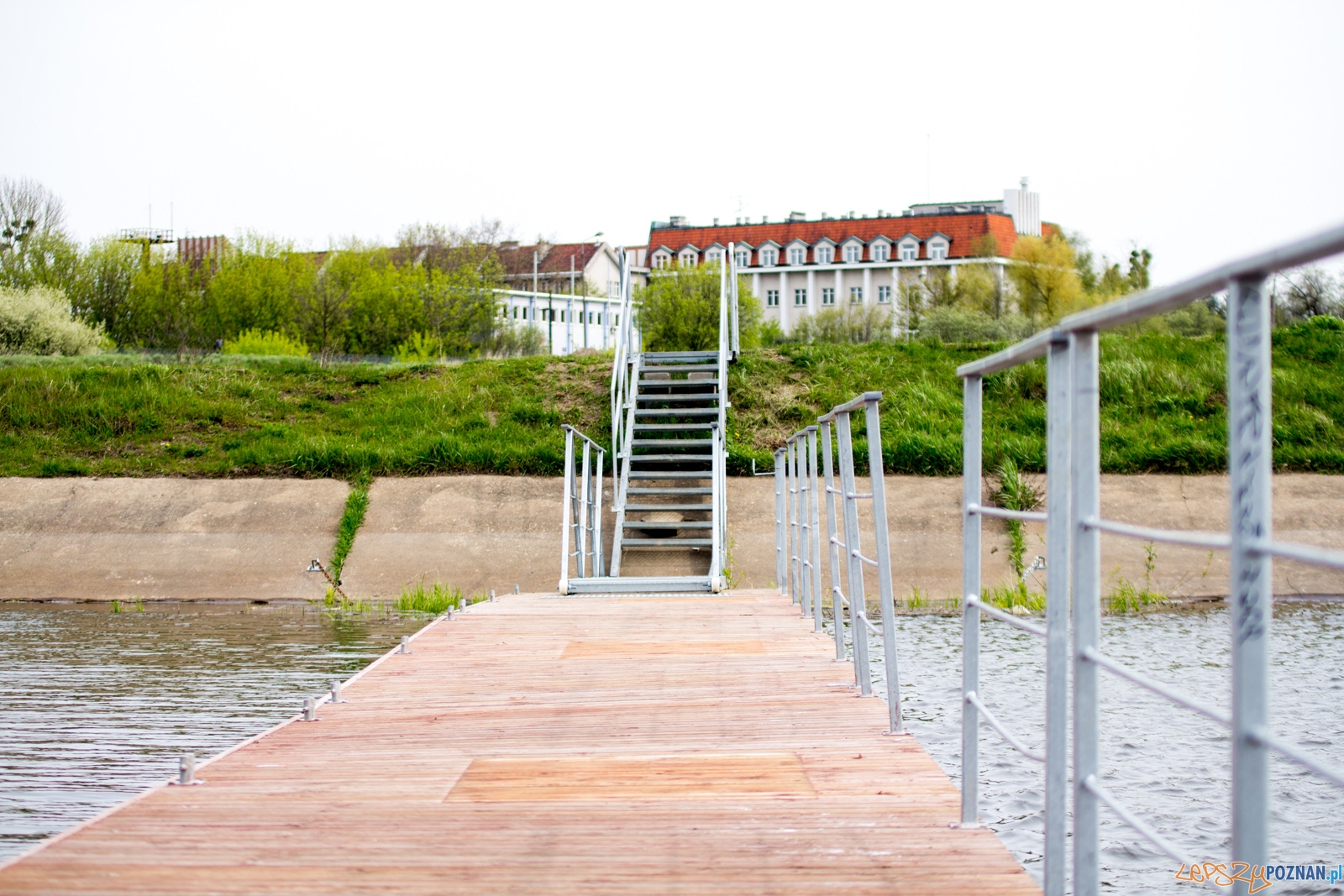 Przystań rzeczna Stary Port Foto: Ewelina Jaśkowiak Przystań rzeczna Stary Port Foto: Ewelina Jaśkowiak