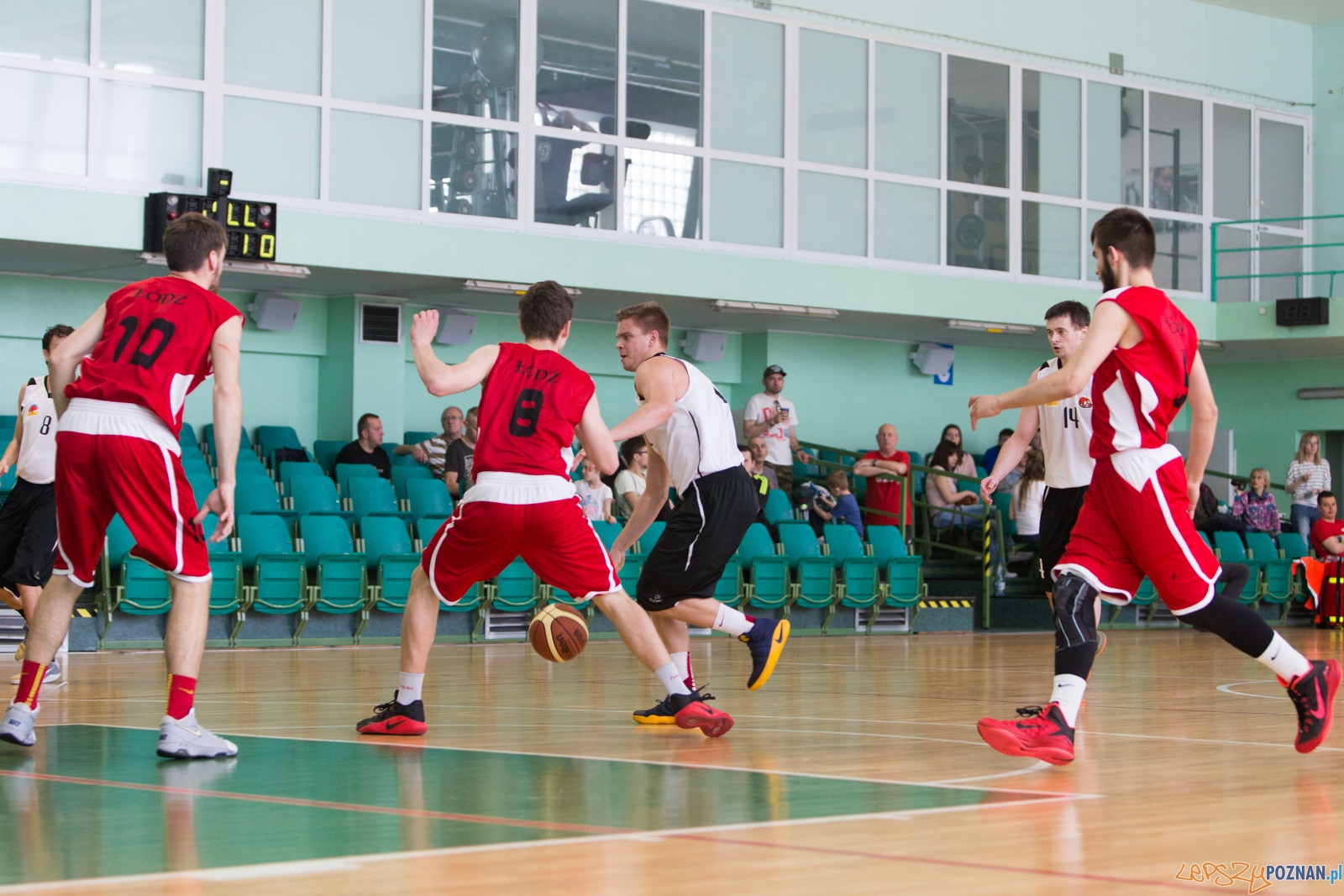 Finał Mistrzostw Polski Niesłyszących w koszykówce Mężczyz Foto: lepszyPOZNAN.pl / Piotr Rychter Finał Mistrzostw Polski Niesłyszących w koszykówce Mężczyz Foto: lepszyPOZNAN.pl / Piotr Rychter
