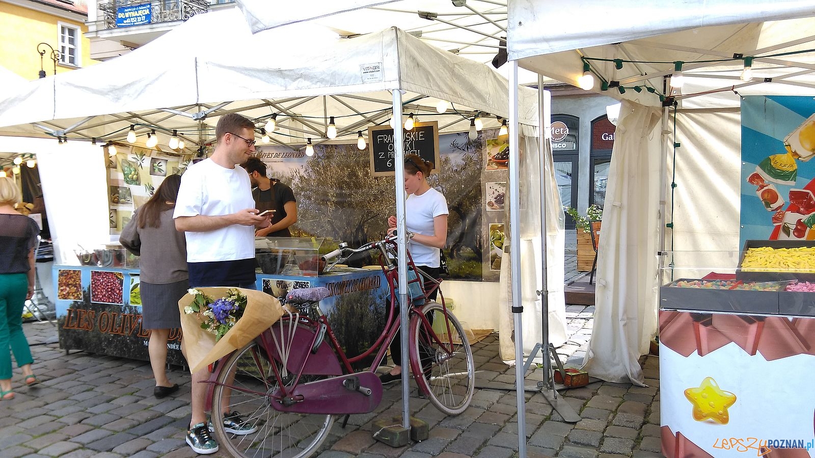 Jarmark Francuski na Starym Rynku (2) Foto: Jarmark Francuski na Starym Rynku (2) Foto: