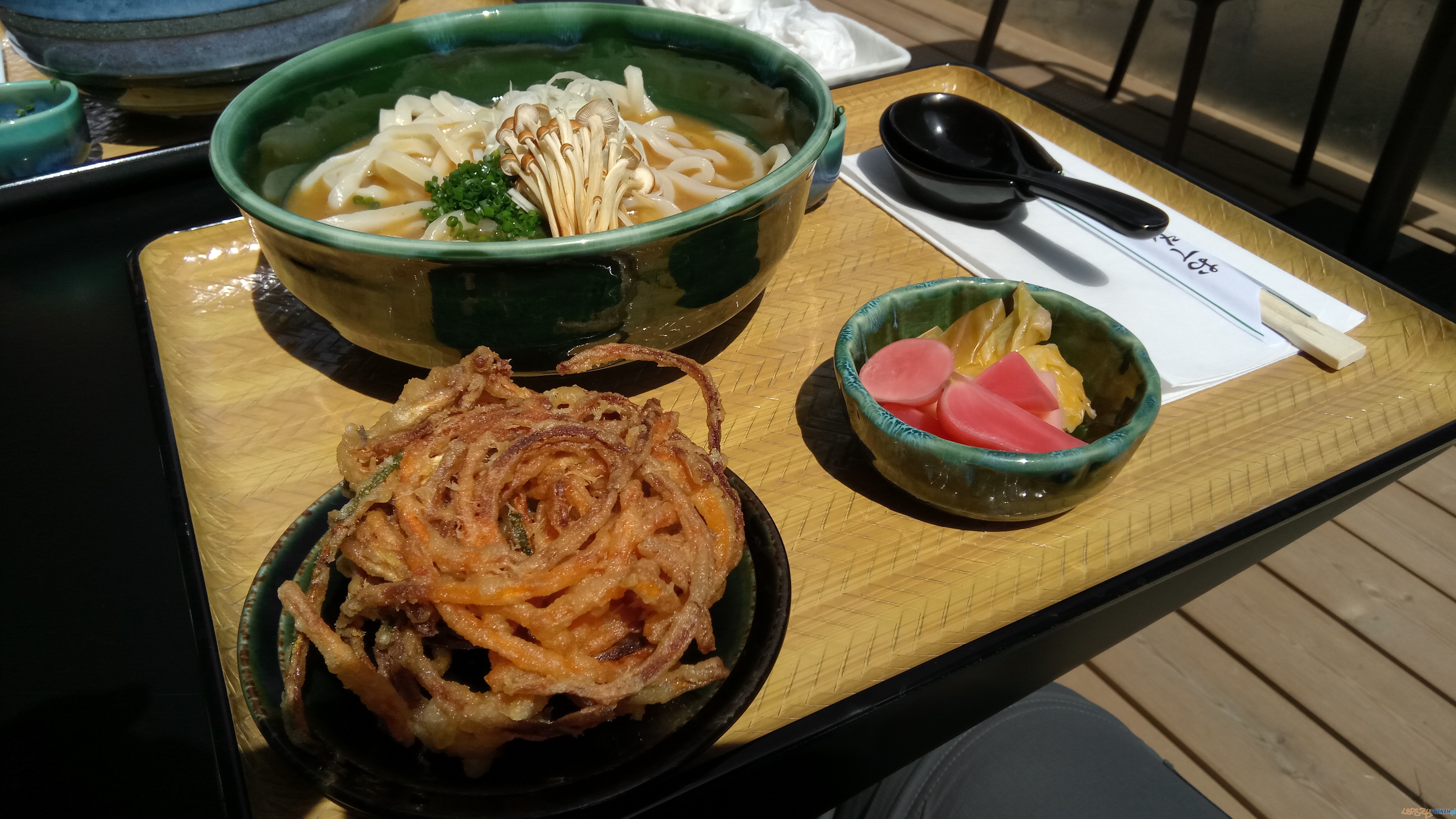 Zen On - Curry udon w bulionie mięsnym z tempurą Foto: lepszyPOZNAN.pl / Piotr Rychter Zen On - Curry udon w bulionie mięsnym z tempurą Foto: lepszyPOZNAN.pl / Piotr Rychter