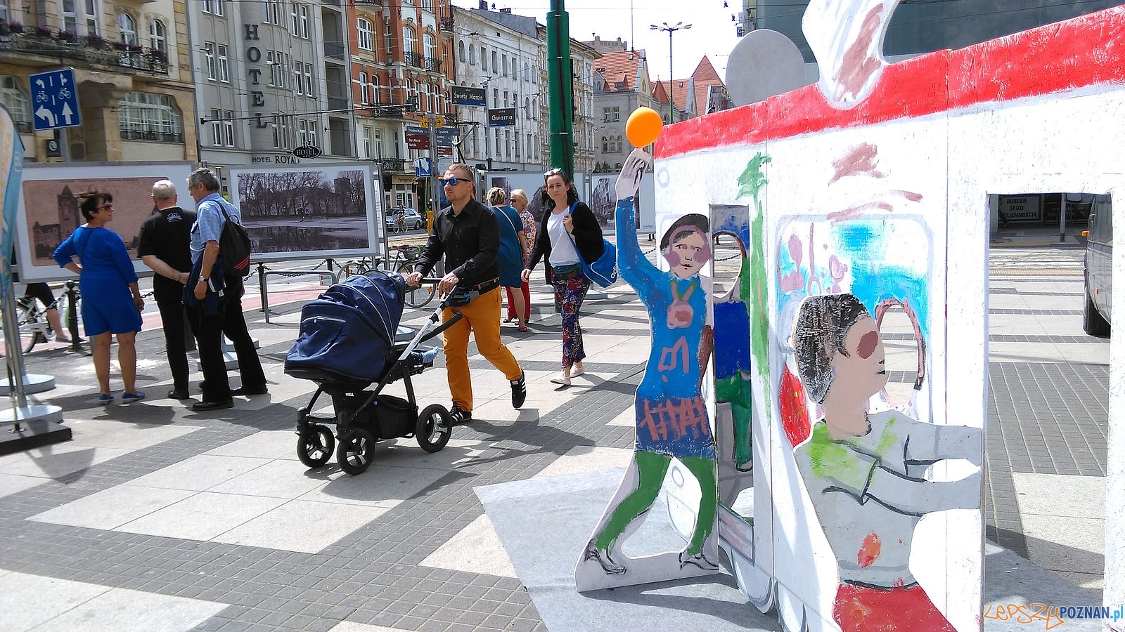 Dzień Sąsiada na Św. Marcinie (11) Foto: T. Dworek / ROSM Dzień Sąsiada na Św. Marcinie (11) Foto: T. Dworek / ROSM