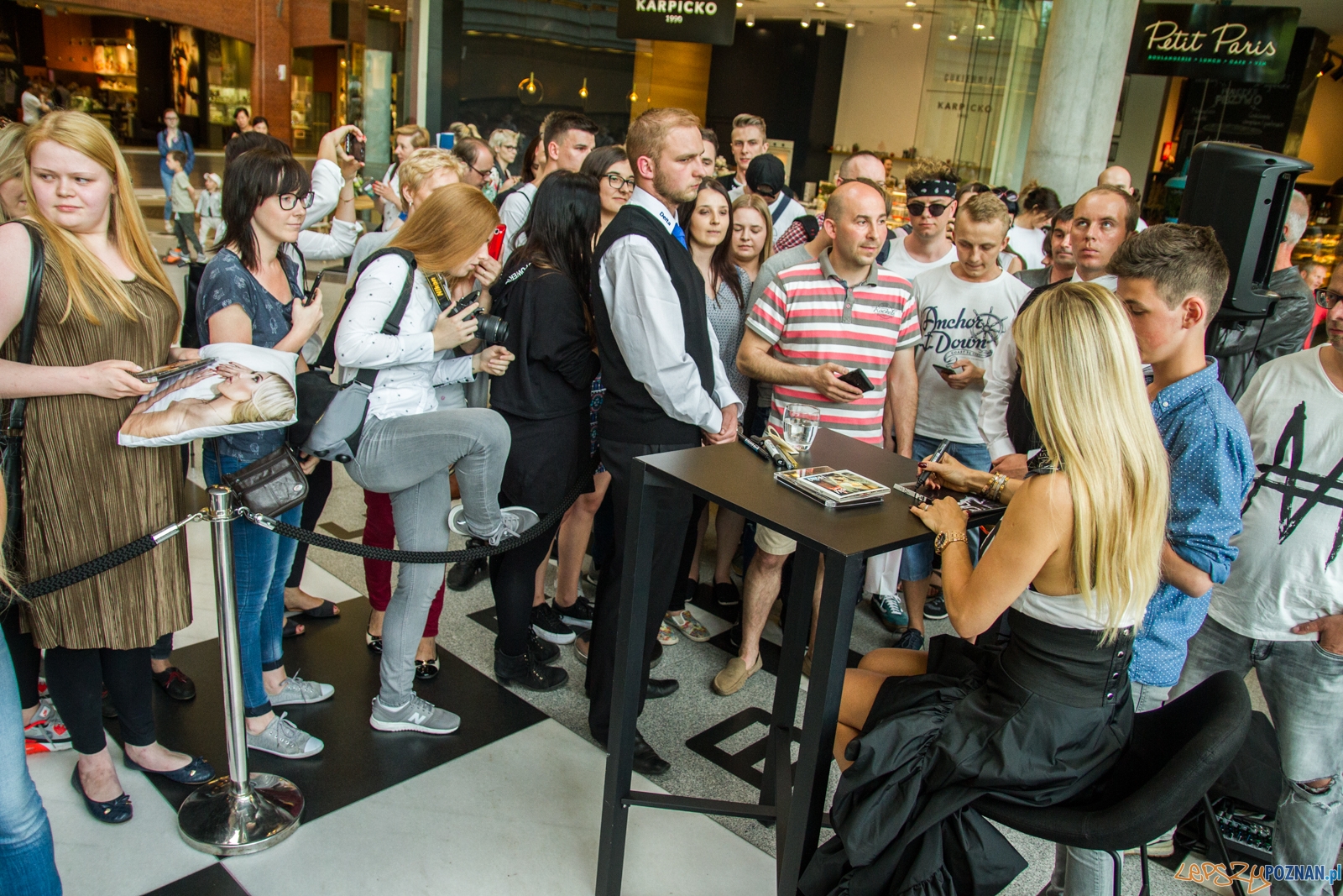Doda (3.06.2017) Foto: © lepszyPOZNAN.pl / Karolina Kiraga Doda (3.06.2017) Foto: © lepszyPOZNAN.pl / Karolina Kiraga