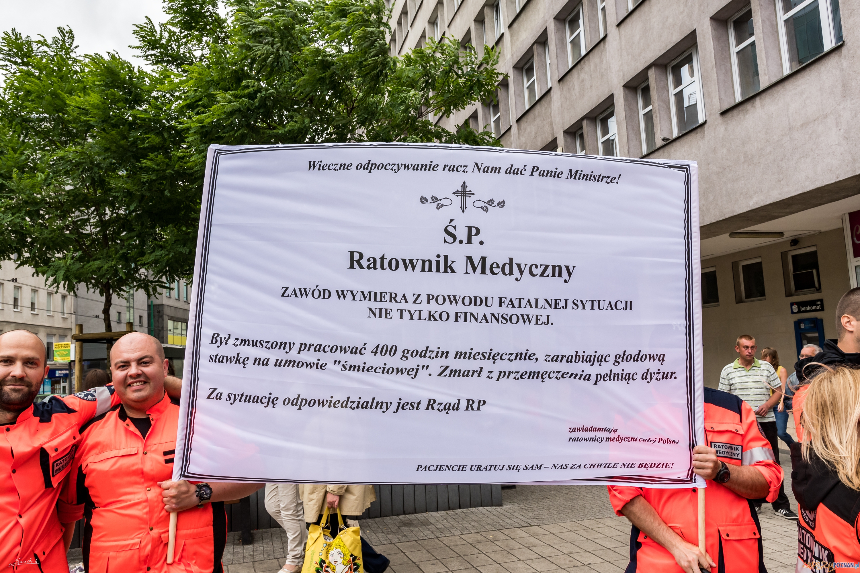 Protest Ratowników Medycznych w Poznaniu Foto: ADAM SZACH Protest Ratowników Medycznych w Poznaniu Foto: ADAM SZACH