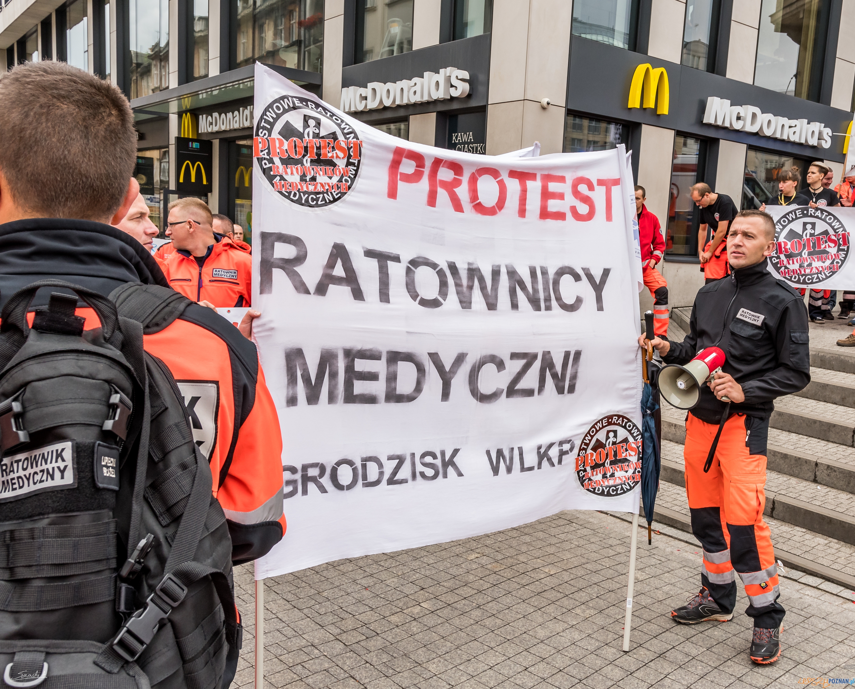 Protest Ratowników Medycznych w Poznaniu Foto: ADAM SZACH Protest Ratowników Medycznych w Poznaniu Foto: ADAM SZACH