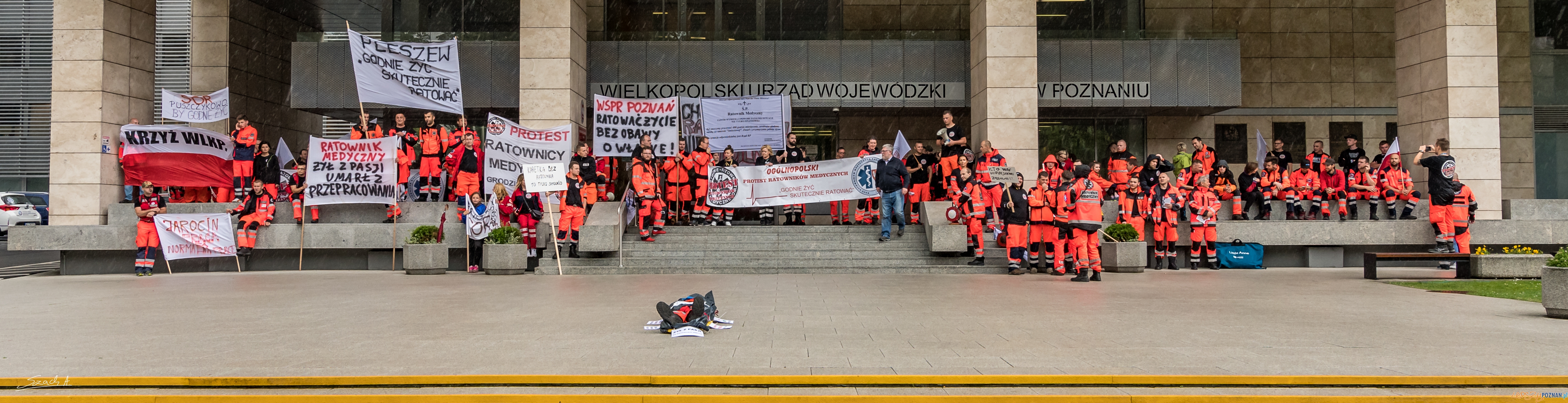 Protest Ratowników Medycznych w Poznaniu Foto: ADAM SZACH Protest Ratowników Medycznych w Poznaniu Foto: ADAM SZACH