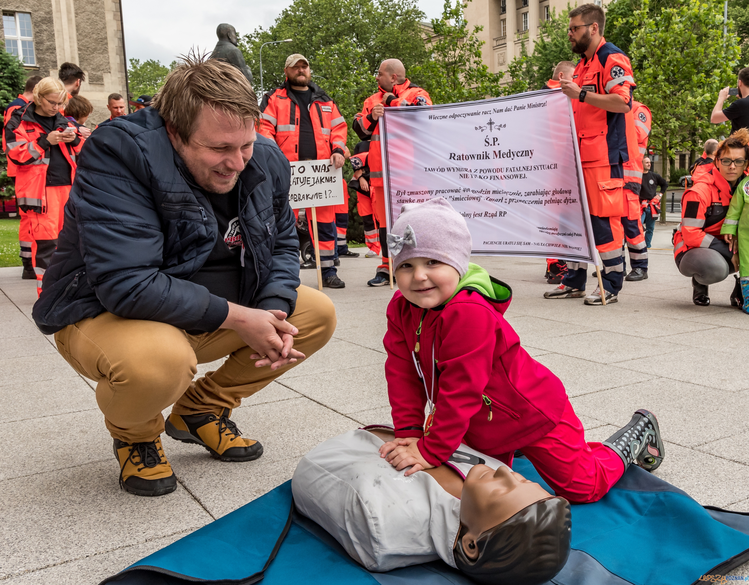 Protest Ratowników Medycznych w Poznaniu Foto: ADAM SZACH Protest Ratowników Medycznych w Poznaniu Foto: ADAM SZACH