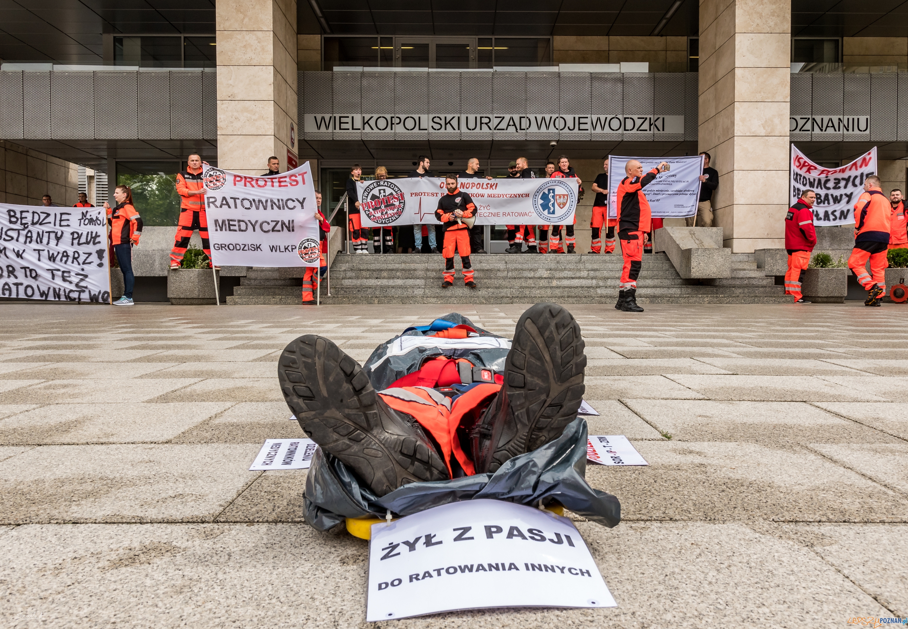 Protest Ratowników Medycznych w Poznaniu Foto: ADAM SZACH Protest Ratowników Medycznych w Poznaniu Foto: ADAM SZACH