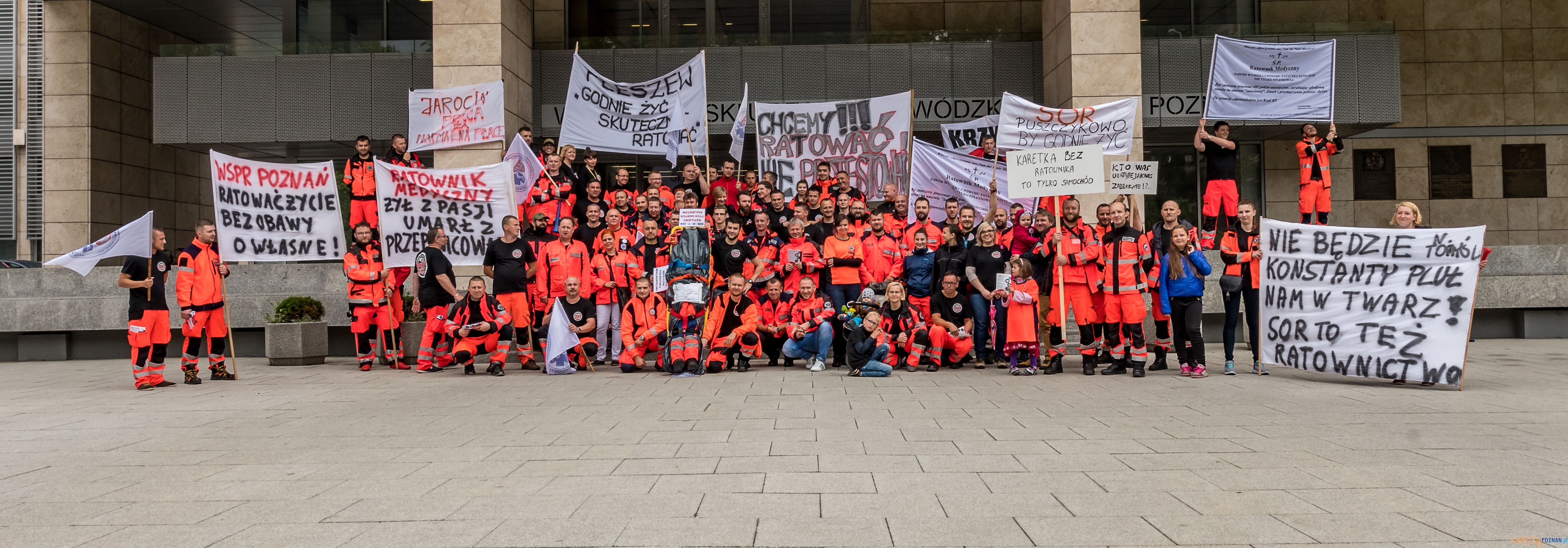 Protest Ratowników Medycznych w Poznaniu Foto: ADAM SZACH Protest Ratowników Medycznych w Poznaniu Foto: ADAM SZACH