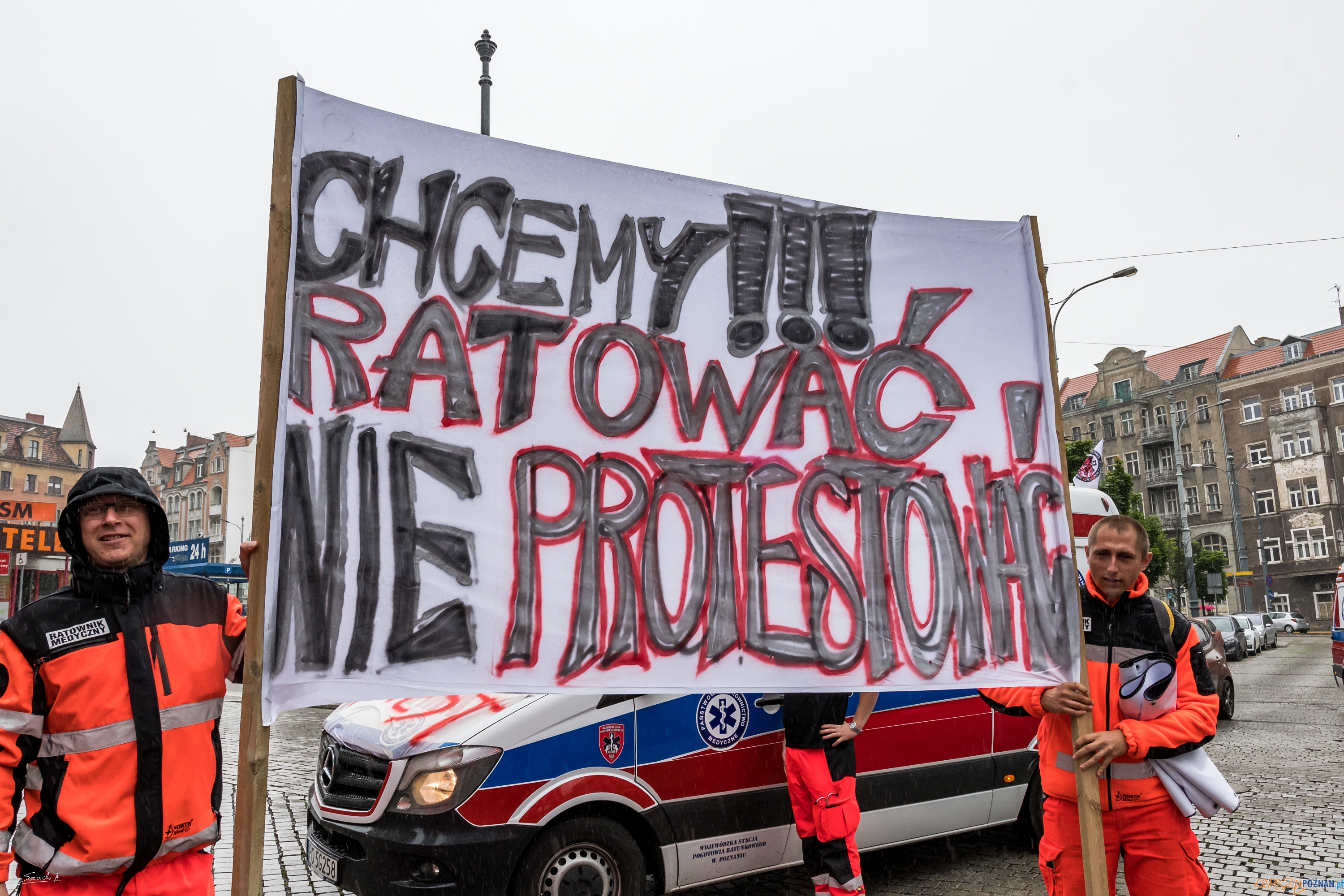 Protest Ratowników Medycznych w Poznaniu Foto: ADAM SZACH Protest Ratowników Medycznych w Poznaniu Foto: ADAM SZACH