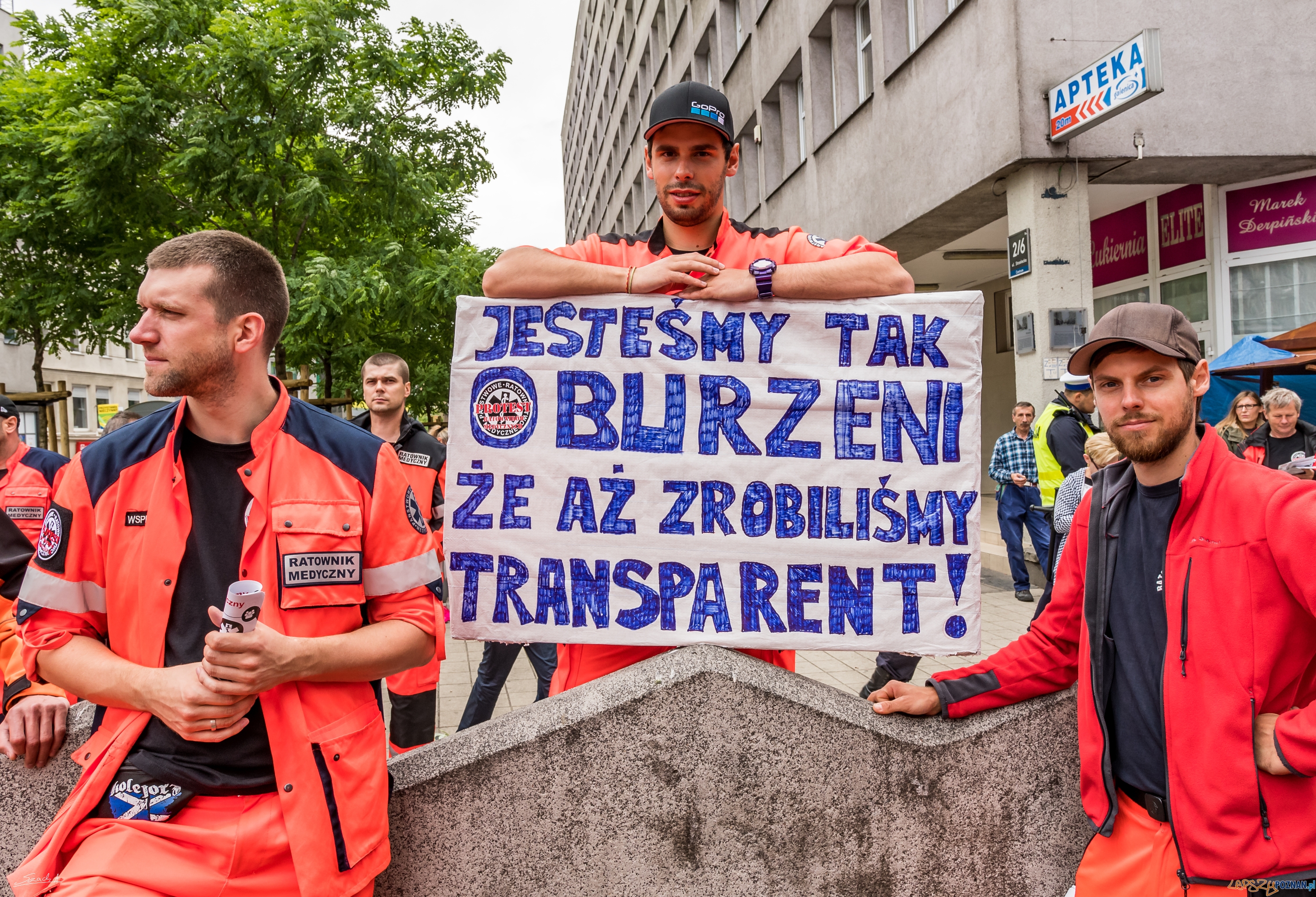 Protest Ratowników Medycznych w Poznaniu Foto: ADAM SZACH Protest Ratowników Medycznych w Poznaniu Foto: ADAM SZACH