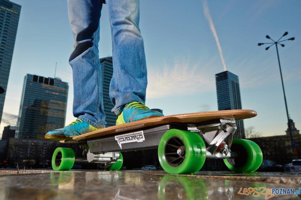 Elektryczne hulajnogi i deskorolki Foto: Allegro for Planet Elektryczne hulajnogi i deskorolki Foto: Allegro for Planet