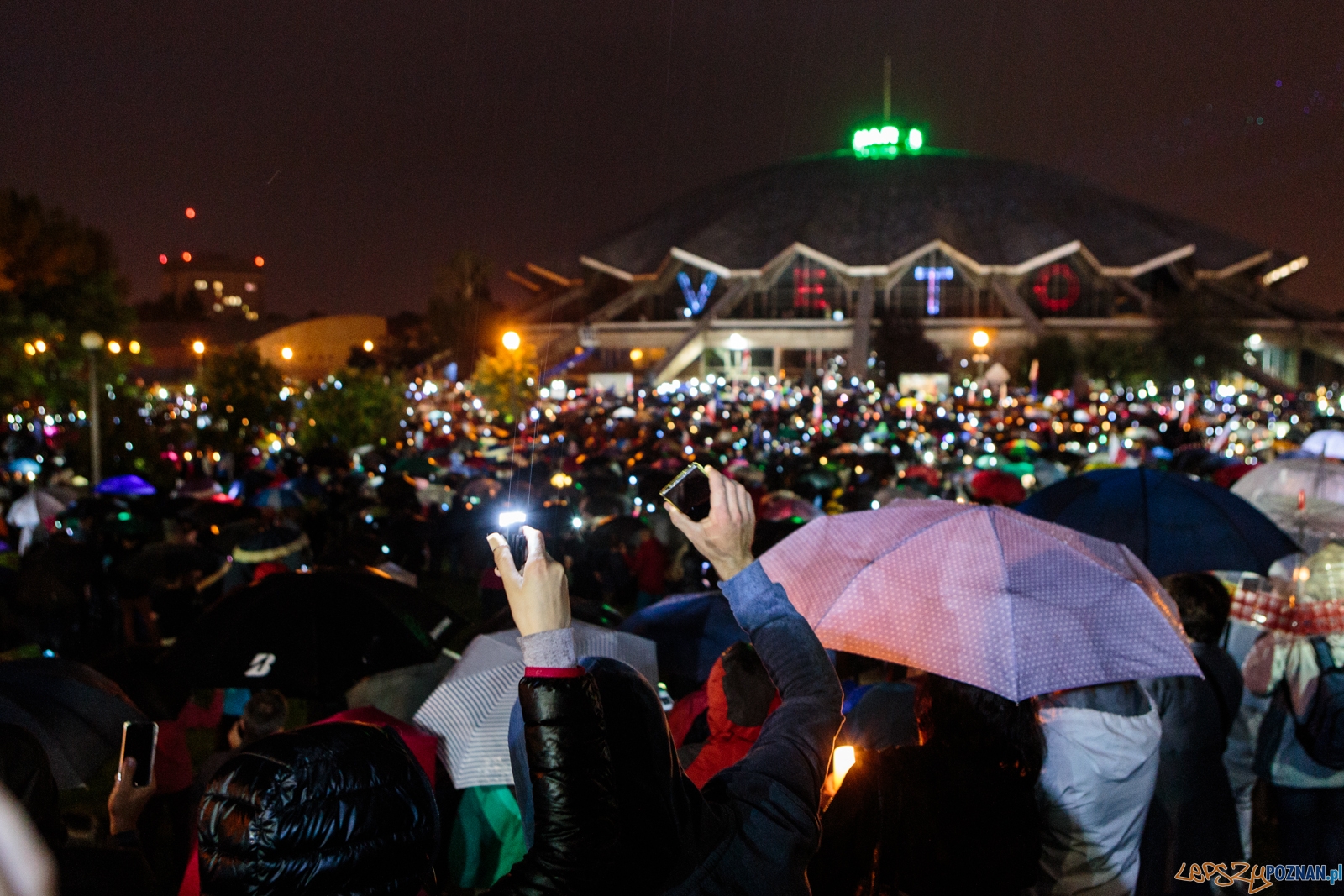 Łańcuch Światła 8 - Poznań w obronie niezawisłości sądó Foto: LepszyPOZNAN.pl / Paweł Rychter Łańcuch Światła 8 - Poznań w obronie niezawisłości sądó Foto: LepszyPOZNAN.pl / Paweł Rychter