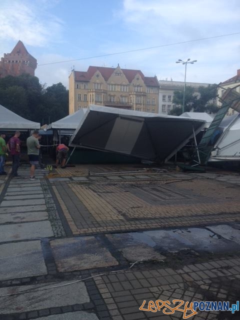 Zniszczone stragany na placu Wielkopolskim Foto: Zbyszek Reiss Zniszczone stragany na placu Wielkopolskim Foto: Zbyszek Reiss