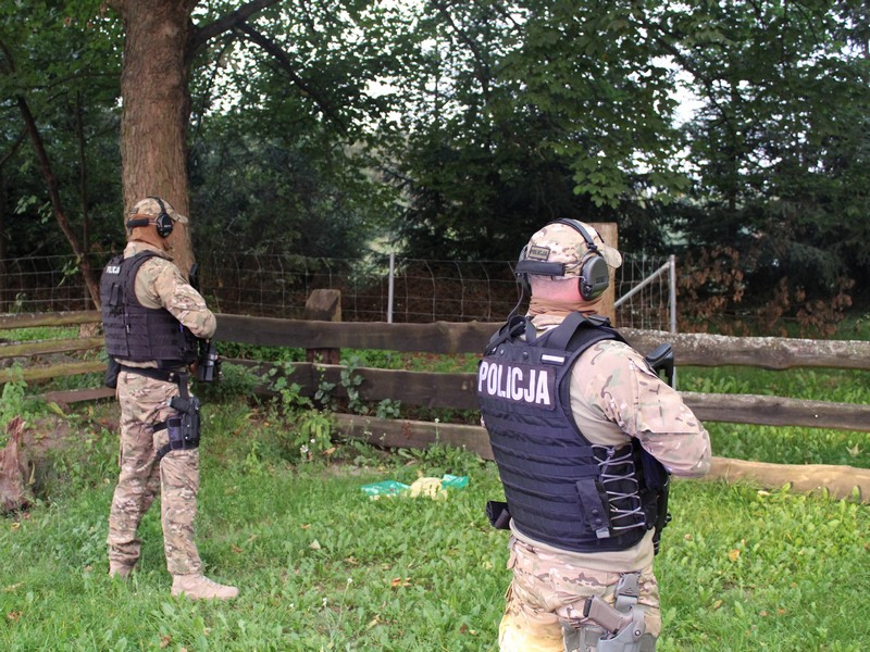 Antyterroryści zatrzymali poszukiwanego mężczyznę  Foto: KWP w Poznaniu