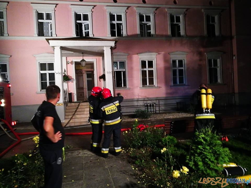 Dom Rekolekcyjny w płomieniach Foto: OSP Skoki Dom Rekolekcyjny w płomieniach Foto: OSP Skoki