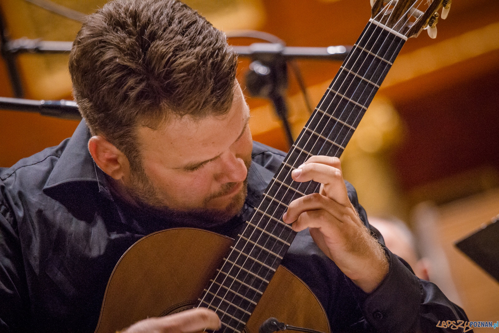 Łukasz Kuropaczewski - Inauguracja Akademii Gitary (12.08.2017) Foto: © lepszyPOZNAN.pl / Karolina Kiraga Łukasz Kuropaczewski - Inauguracja Akademii Gitary (12.08.2017) Foto: © lepszyPOZNAN.pl / Karolina Kiraga