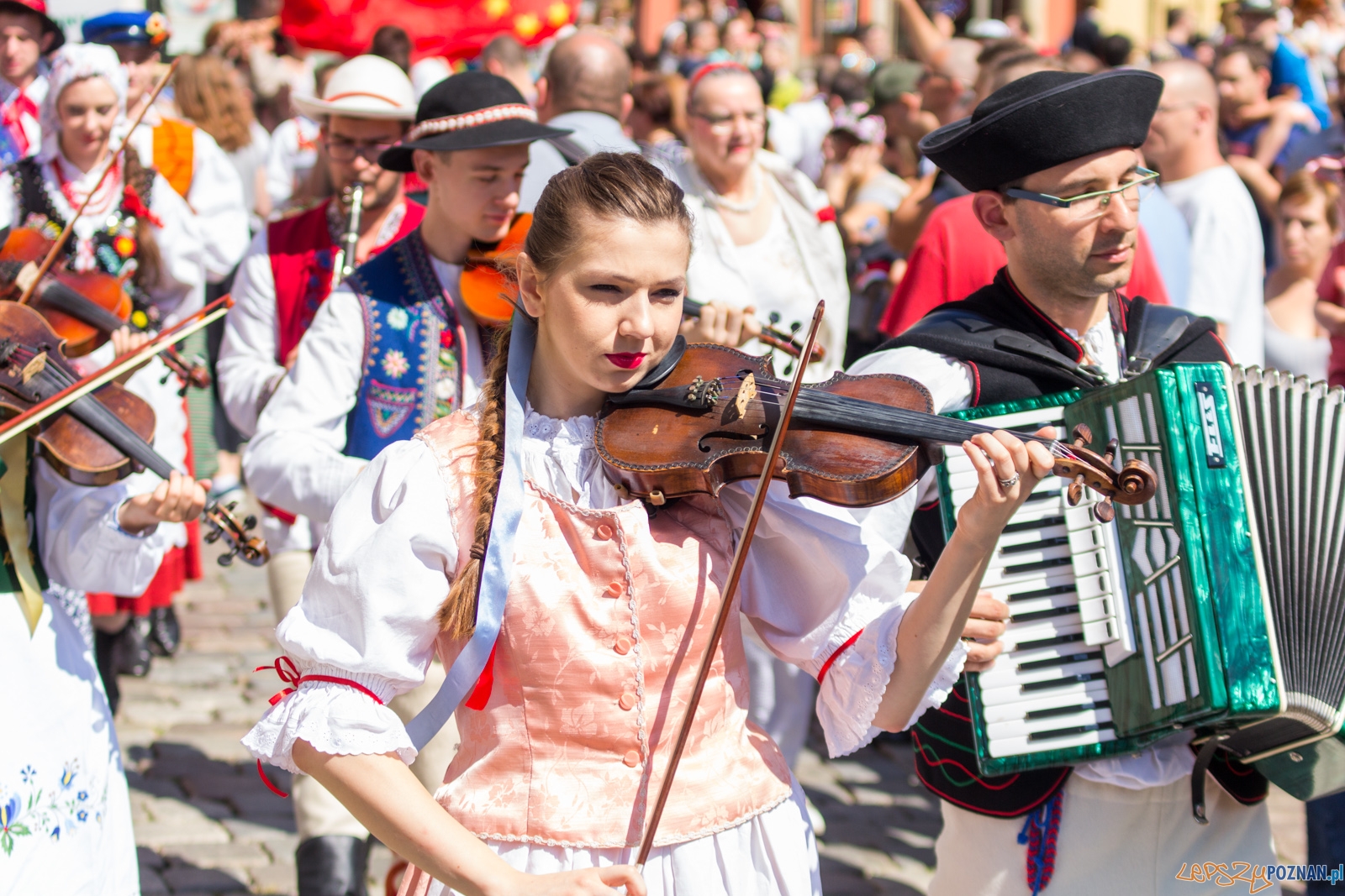 Swiatowy Przeglad Folkloru Integracje Foto: lepszyPOZNAN.pl / Ewelina Jaskowiak Swiatowy Przeglad Folkloru Integracje Foto: lepszyPOZNAN.pl / Ewelina Jaskowiak