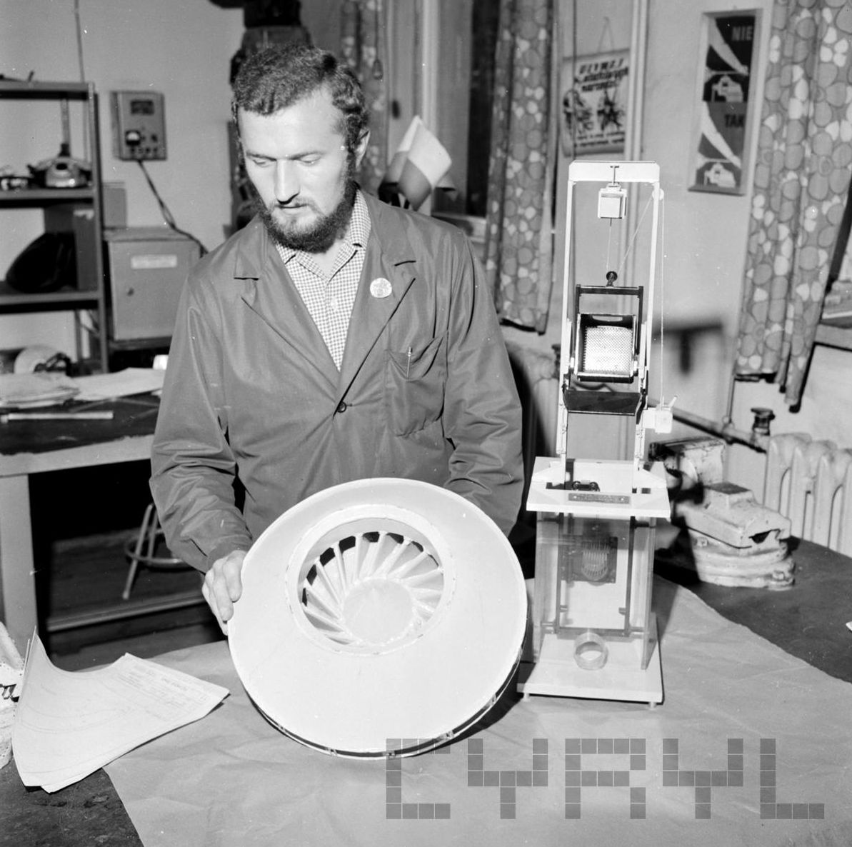 PoWoGaz Farbryka Aparatur i Urządzeń Komunalnych 30.03 (8) Foto: Stanisław Wiktor / Cyryl PoWoGaz Farbryka Aparatur i Urządzeń Komunalnych 30.03 (8) Foto: Stanisław Wiktor / Cyryl