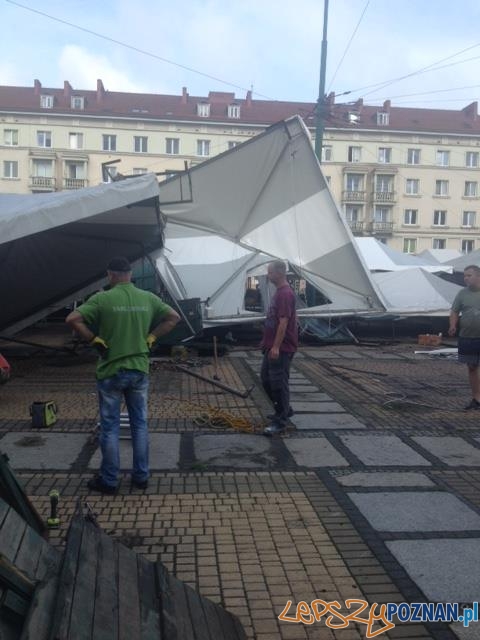 Zniszczone stragany na placu Wielkopolskim Foto: Zbyszek Reiss Zniszczone stragany na placu Wielkopolskim Foto: Zbyszek Reiss