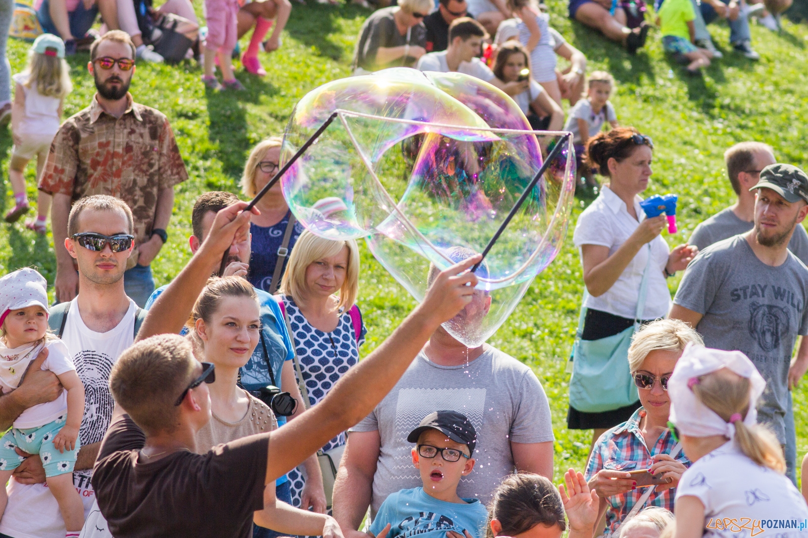 Festiwal Baniek Mydlanych Foto: lepszyPOZNAN.pl / Ewelina Jaskowiak Festiwal Baniek Mydlanych Foto: lepszyPOZNAN.pl / Ewelina Jaskowiak