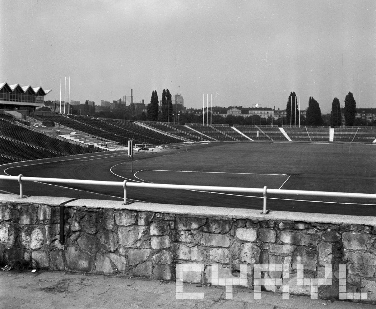 Przygotowania do Centralnych Dożynek na Stadionie im. 22 Lipca 29.08 (6) Foto: Stanisław Wiktor / Cyryl Przygotowania do Centralnych Dożynek na Stadionie im. 22 Lipca 29.08 (6) Foto: Stanisław Wiktor / Cyryl