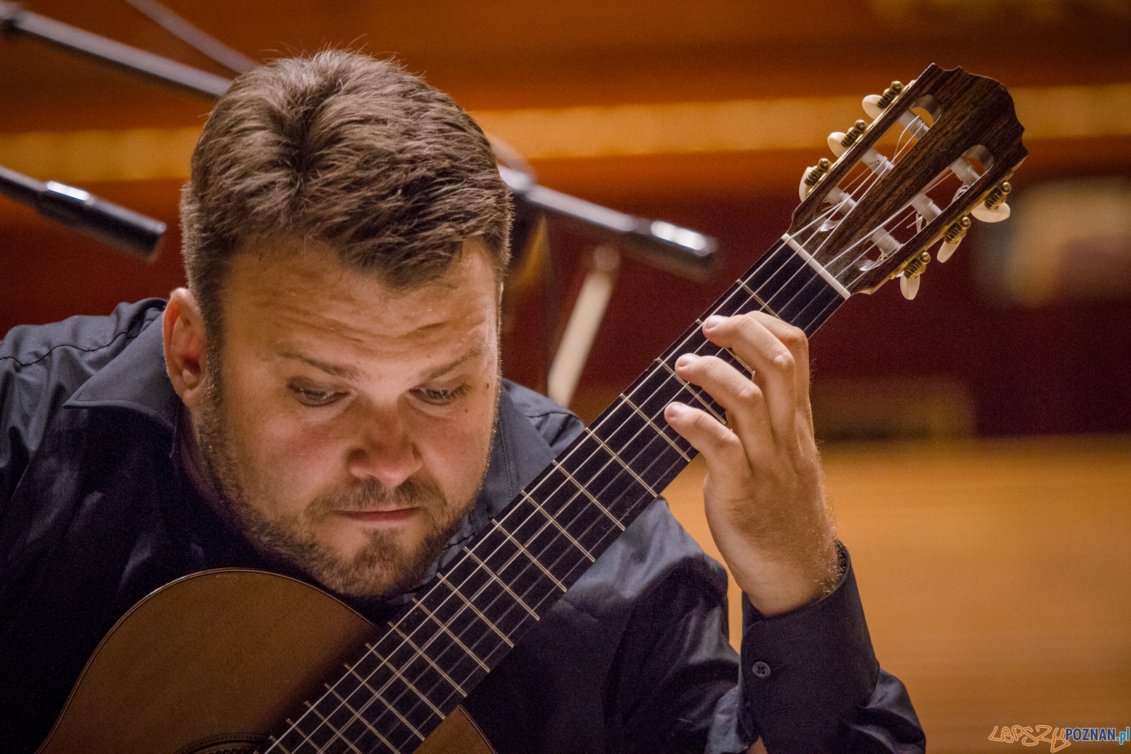 Łukasz Kuropaczewski - Inauguracja Akademii Gitary (12.08.2017) Foto: © lepszyPOZNAN.pl / Karolina Kiraga Łukasz Kuropaczewski - Inauguracja Akademii Gitary (12.08.2017) Foto: © lepszyPOZNAN.pl / Karolina Kiraga