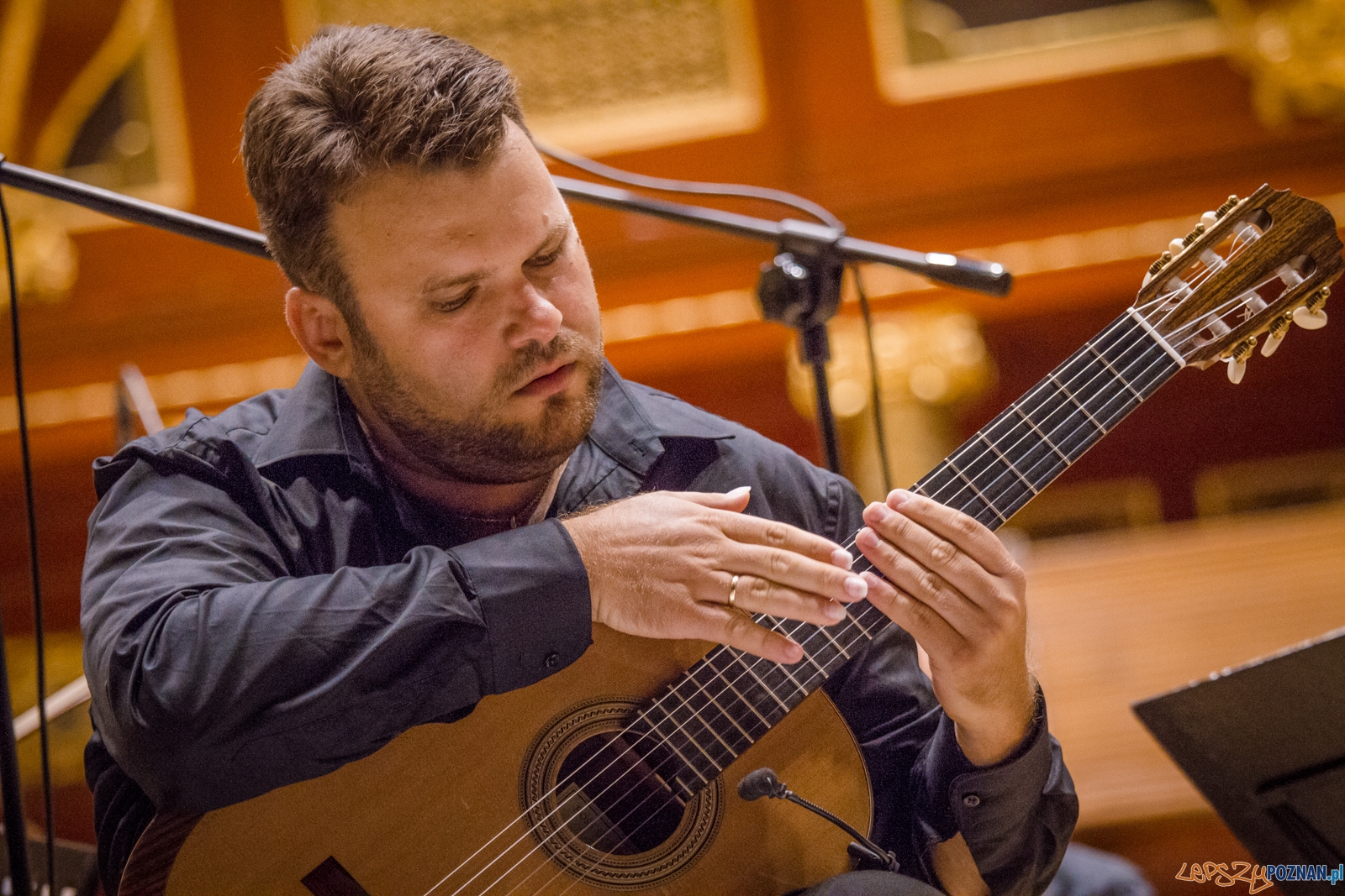 Łukasz Kuropaczewski - Inauguracja Akademii Gitary (12.08.2017) Foto: © lepszyPOZNAN.pl / Karolina Kiraga Łukasz Kuropaczewski - Inauguracja Akademii Gitary (12.08.2017) Foto: © lepszyPOZNAN.pl / Karolina Kiraga