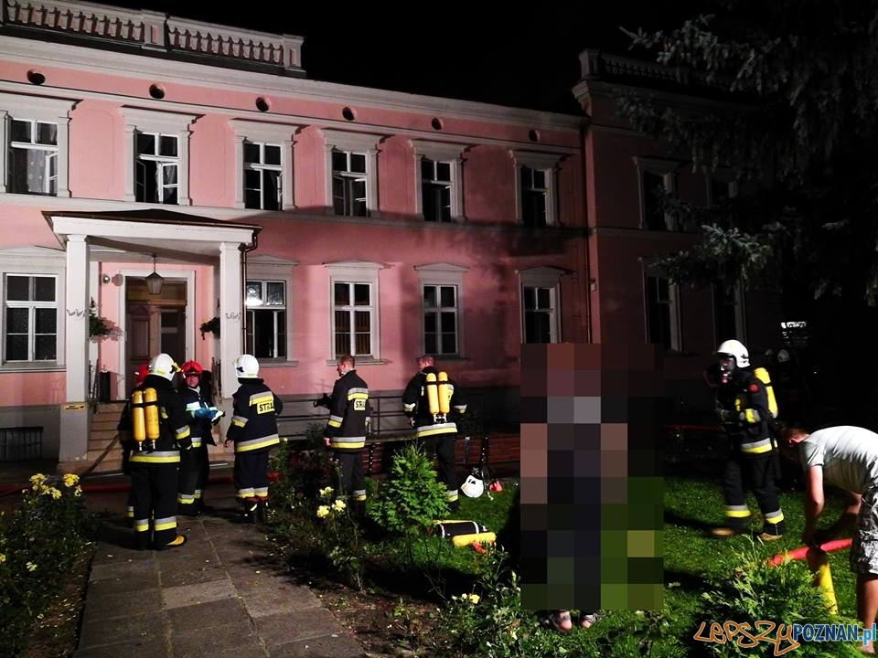 Dom Rekolekcyjny w płomieniach Foto: OSP Skoki Dom Rekolekcyjny w płomieniach Foto: OSP Skoki