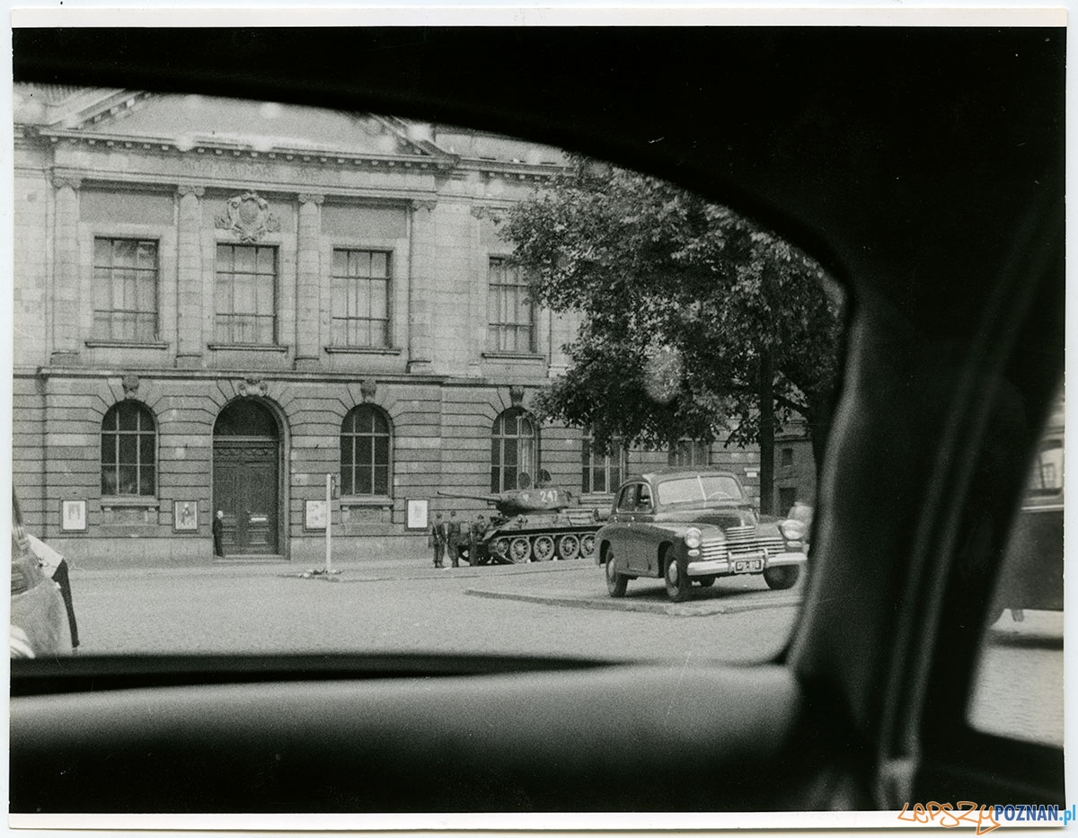 Aleje Marcinkowskiego, Muzeum Narodowe - Poznań, czerwiec 1956 Foto: Peter Schaeffer Aleje Marcinkowskiego, Muzeum Narodowe - Poznań, czerwiec 1956 Foto: Peter Schaeffer