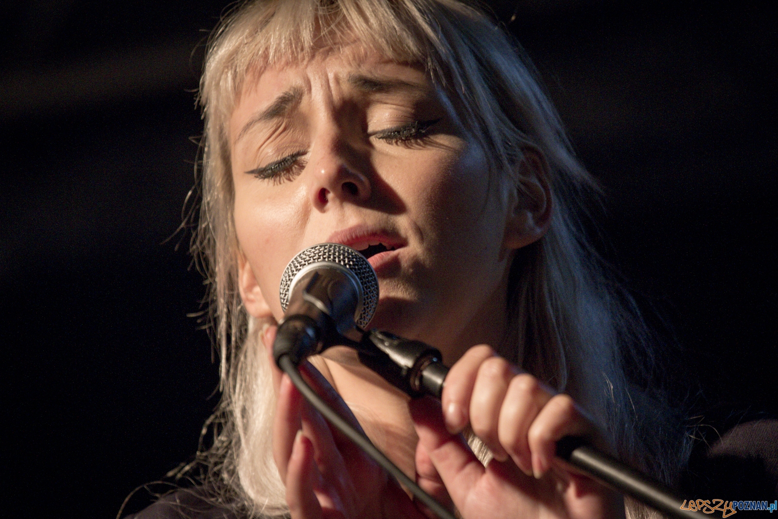 Lilly Hates Roses (10.09.2017) KontenerART Foto: © lepszyPOZNAN.pl / Karolina Kiraga Lilly Hates Roses (10.09.2017) KontenerART Foto: © lepszyPOZNAN.pl / Karolina Kiraga