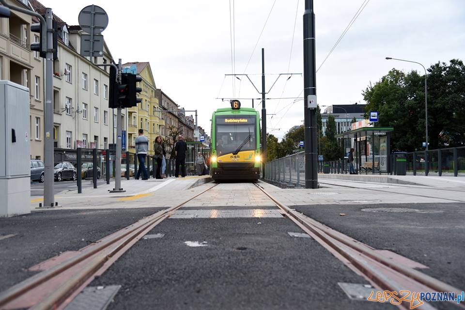 Tramwaj - Królowej Jadwigi - po remoncie (3) Foto: UMP Tramwaj - Królowej Jadwigi - po remoncie (3) Foto: UMP