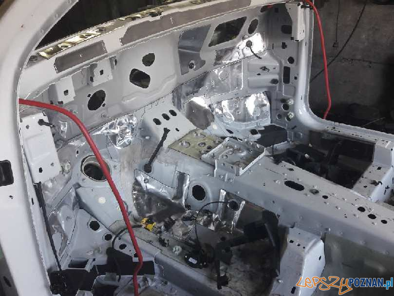 Skradzione audi rozebrane na części Foto: KWP w Poznaniu Skradzione audi rozebrane na części Foto: KWP w Poznaniu