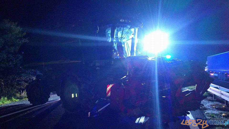 Zderzenie z kombajnem Foto: OSP Kostrzyn Zderzenie z kombajnem Foto: OSP Kostrzyn