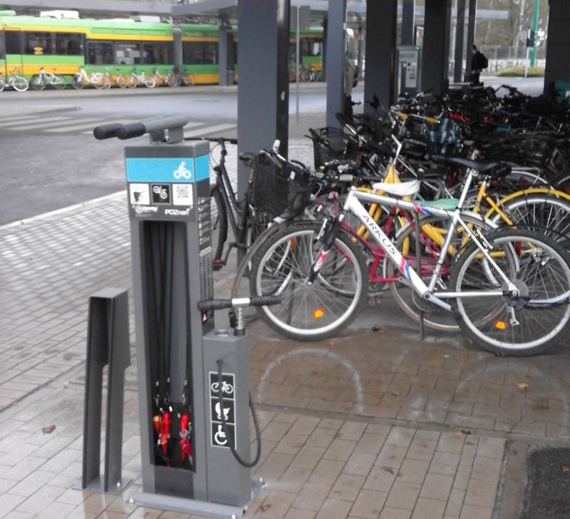 Stacje napraw rowerów (3) Foto: ZDM Stacje napraw rowerów (3) Foto: ZDM
