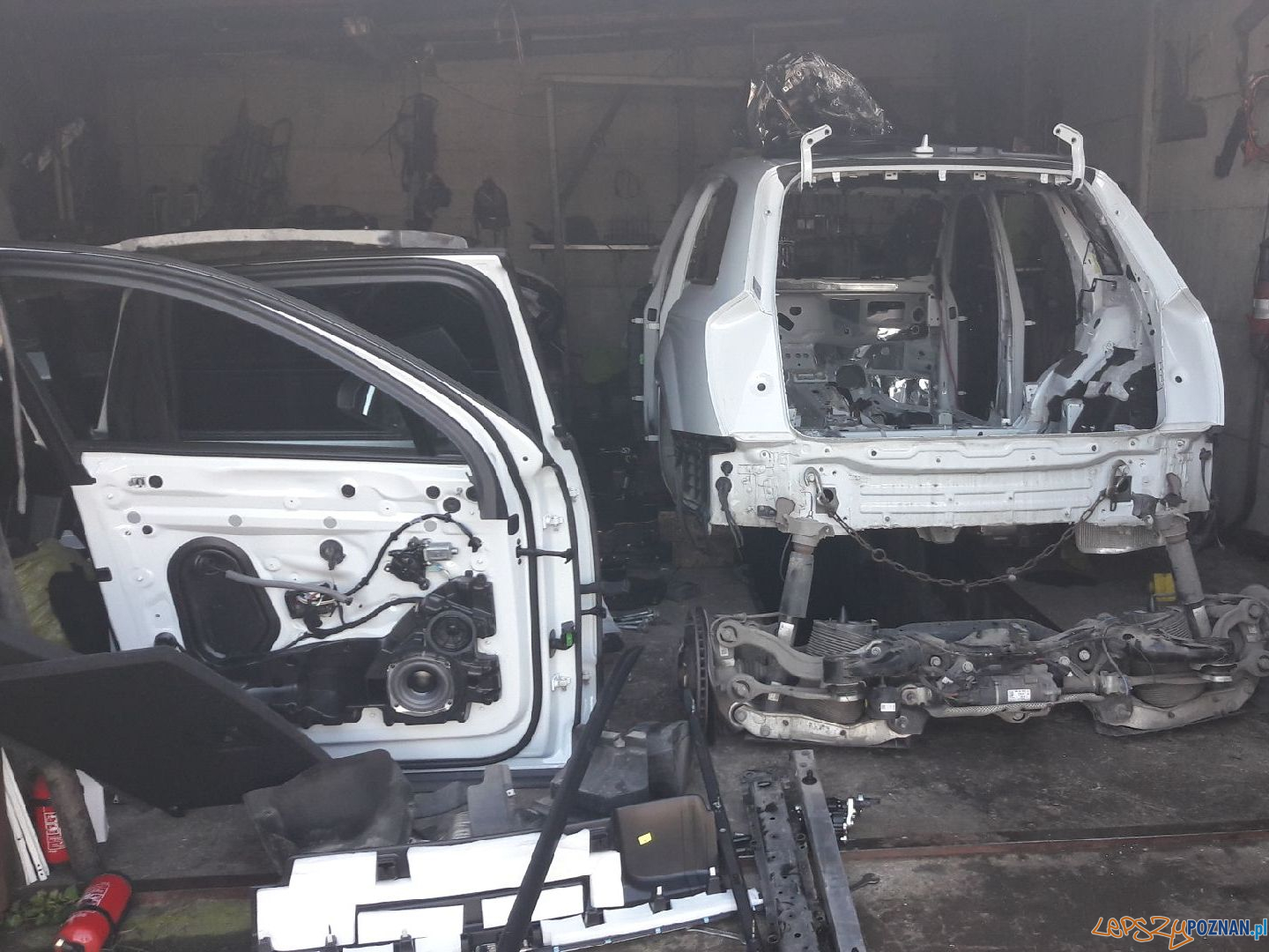 Skradzione audi rozebrane na części Foto: KWP w Poznaniu Skradzione audi rozebrane na części Foto: KWP w Poznaniu