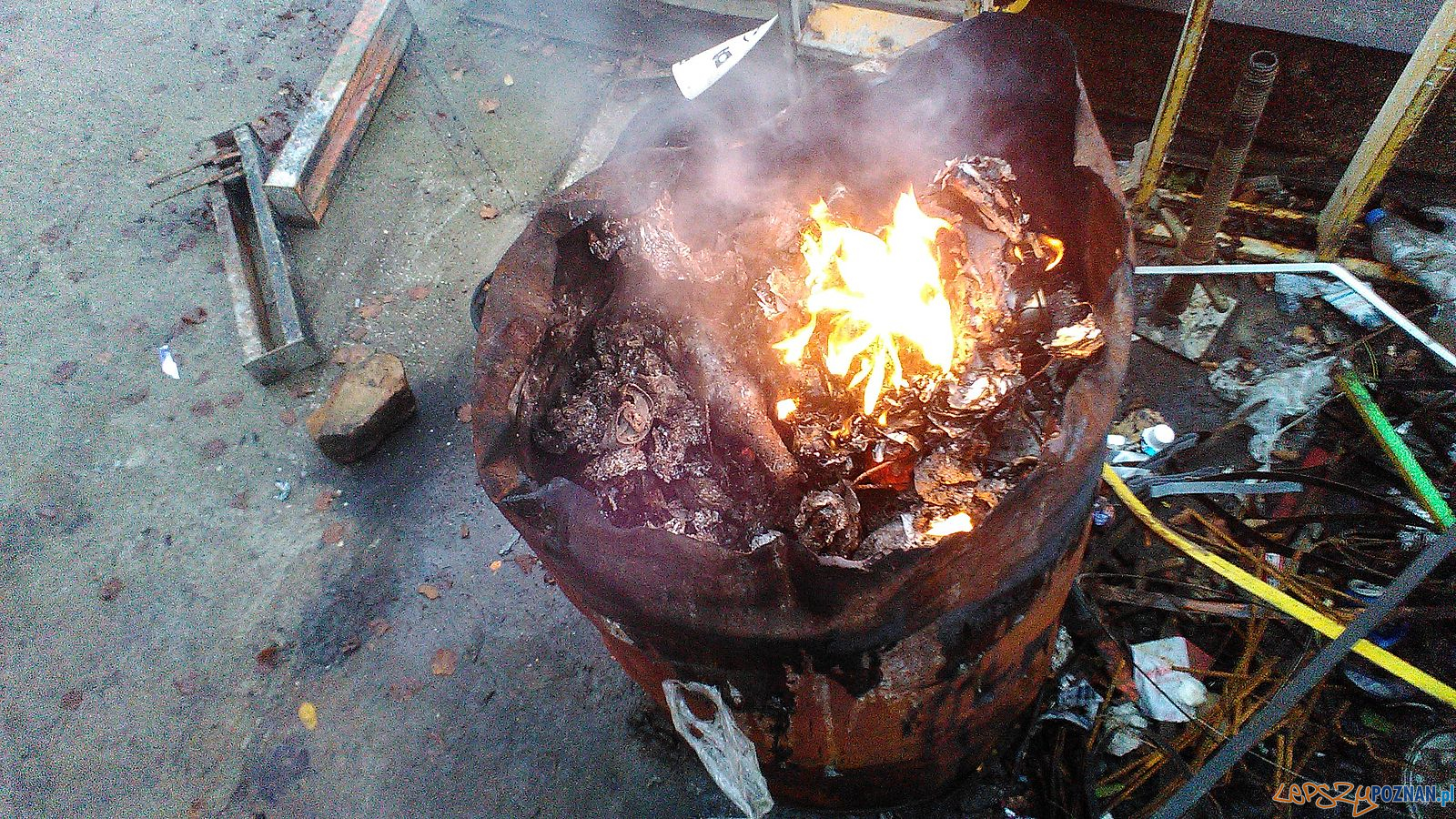 Kontrole Straży Miejskiej - nielegalne palenie śmieci Foto: Straż Miejska Kontrole Straży Miejskiej - nielegalne palenie śmieci Foto: Straż Miejska