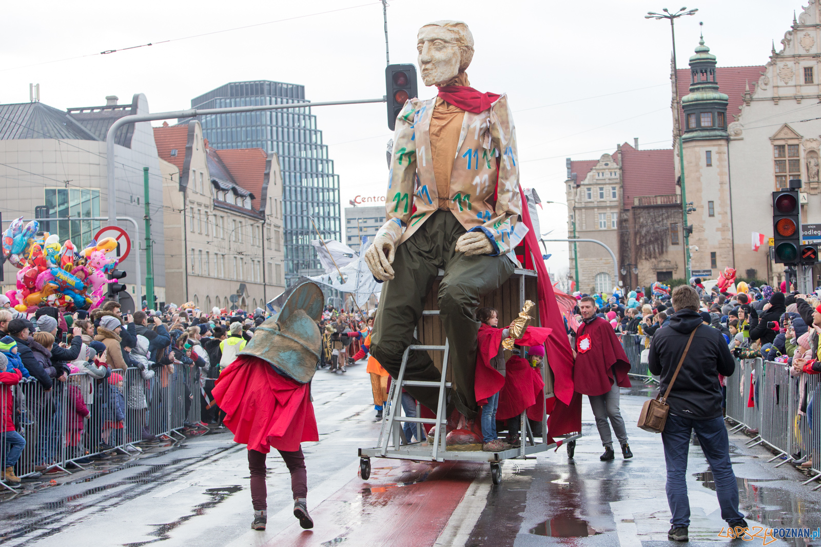 Imieniny Ulicy
Obywatel Święty Marcin Foto: lepszyPOZNAN.pl/Piotr Rychter Imieniny Ulicy
Obywatel Święty Marcin Foto: lepszyPOZNAN.pl/Piotr Rychter