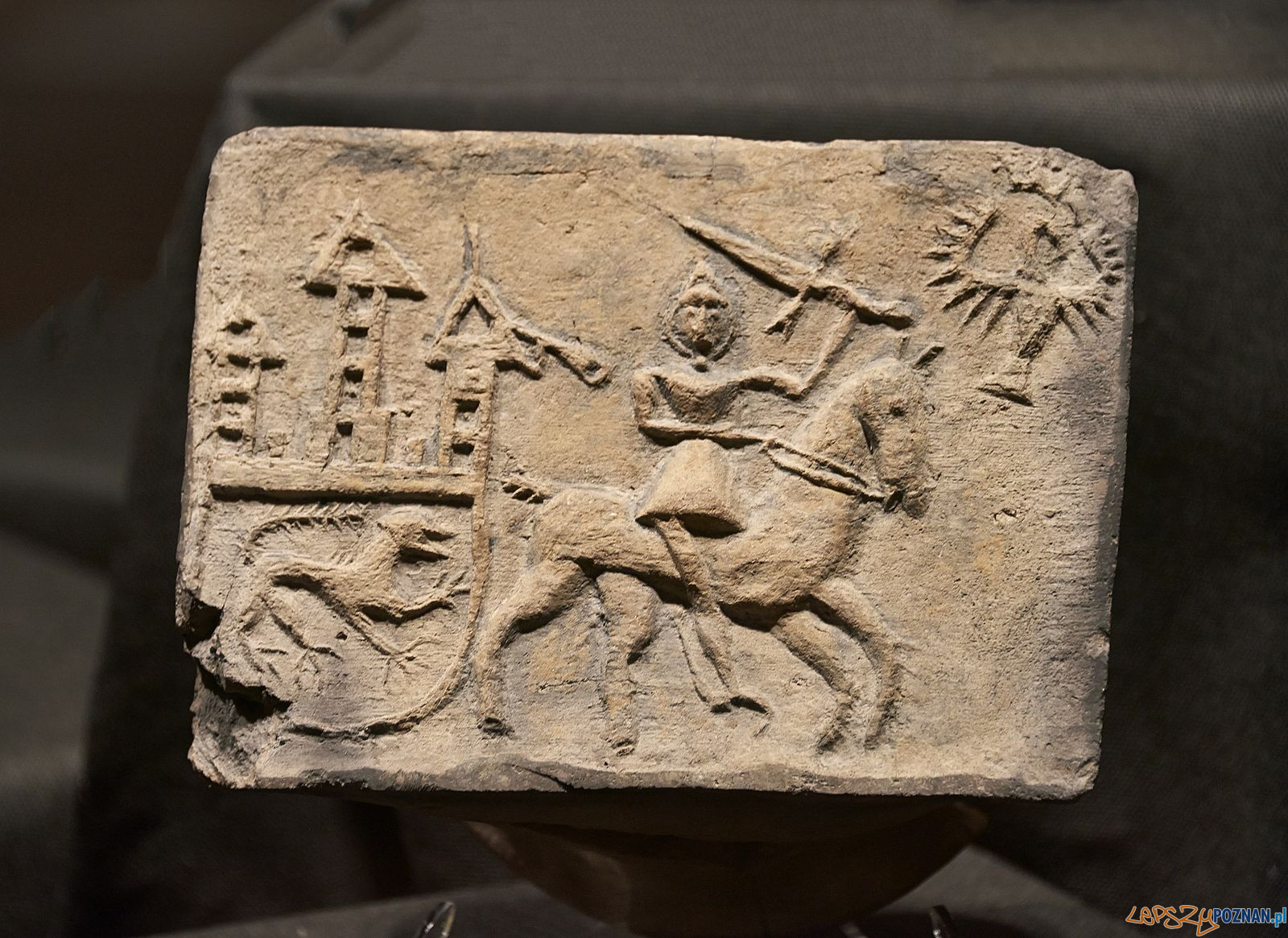 Skarby Lwowa w Muzeum Archeologicznym Foto: Łesia Kwyk; Agnieszka Susuł, photo-lviv.in.ua-min Skarby Lwowa w Muzeum Archeologicznym Foto: Łesia Kwyk; Agnieszka Susuł, photo-lviv.in.ua-min