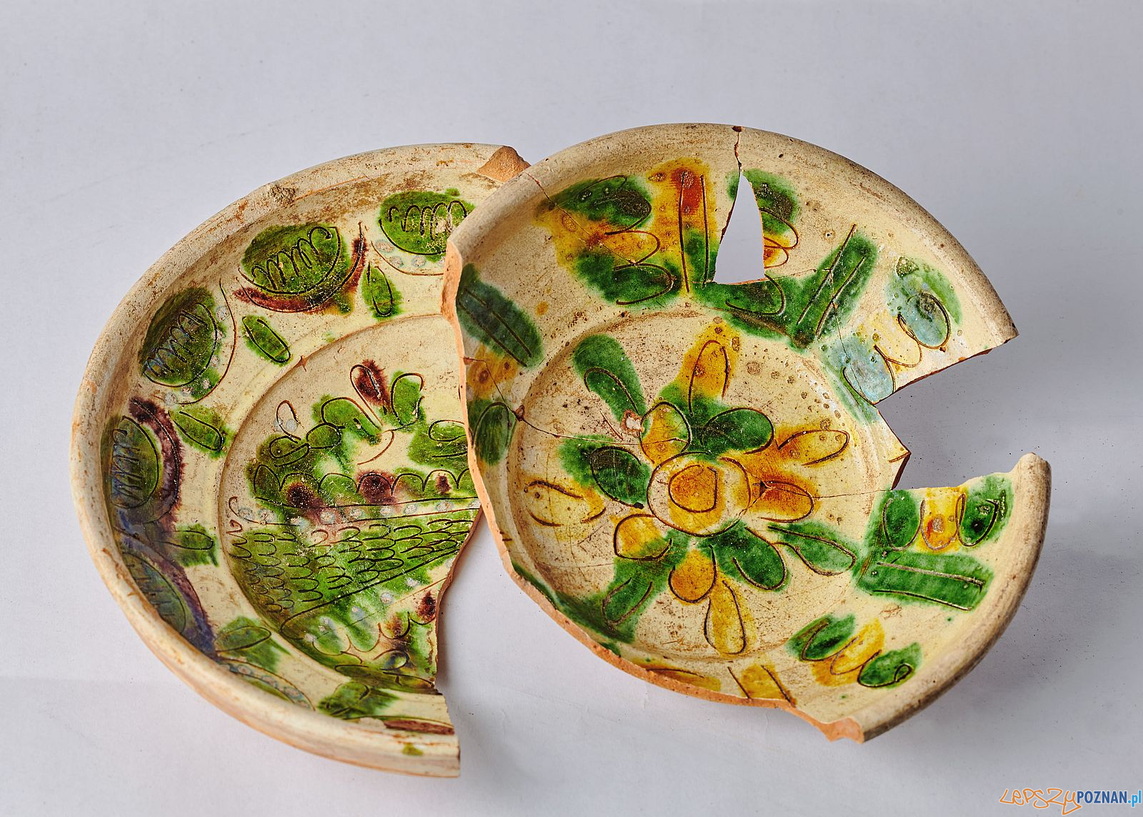 Skarby Lwowa w Muzeum Archeologicznym Foto: Łesia Kwyk; Agnieszka Susuł, photo-lviv.in.ua-min Skarby Lwowa w Muzeum Archeologicznym Foto: Łesia Kwyk; Agnieszka Susuł, photo-lviv.in.ua-min