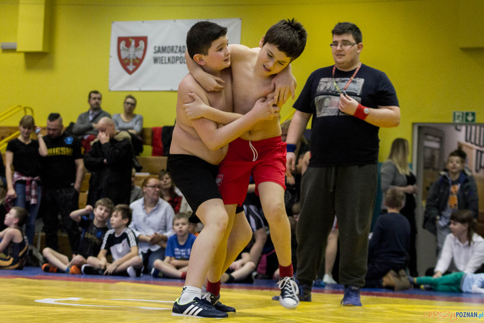Zapasy z Gwiazdorem Foto: lepszyPOZNAN.pl / Ewelina Jaskowiak Zapasy z Gwiazdorem Foto: lepszyPOZNAN.pl / Ewelina Jaskowiak