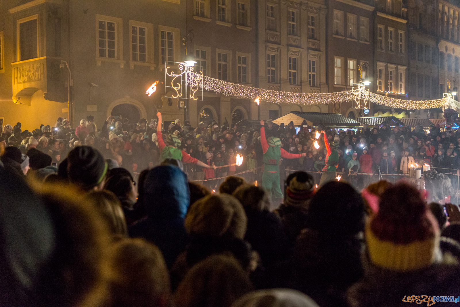 Betlejem Poznańskie: Mikołajkowy pokaz ogniowy - Poznań 03.12 Foto: LepszyPOZNAN.pl / Paweł Rychter Betlejem Poznańskie: Mikołajkowy pokaz ogniowy - Poznań 03.12 Foto: LepszyPOZNAN.pl / Paweł Rychter